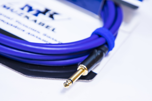 Микрофонный кабель MUZKABEL XJFMK1V - 2 метра, JACK (моно) - XLR (мама)