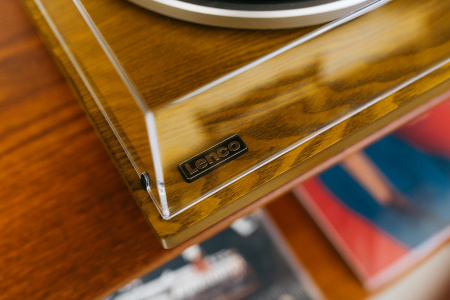 Виниловый проигрыватель Lenco LS-55 Walnut