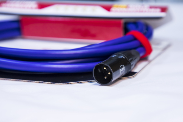 Аудио кабель MUZKABEL BXFMK1V - 1 метр, XLR (папа) - JACK (стерео)