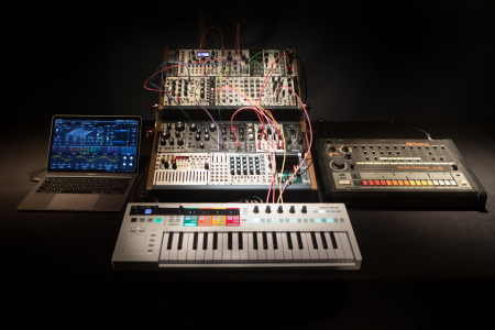 MIDI клавиатура ARTURIA KeyStep Pro WH